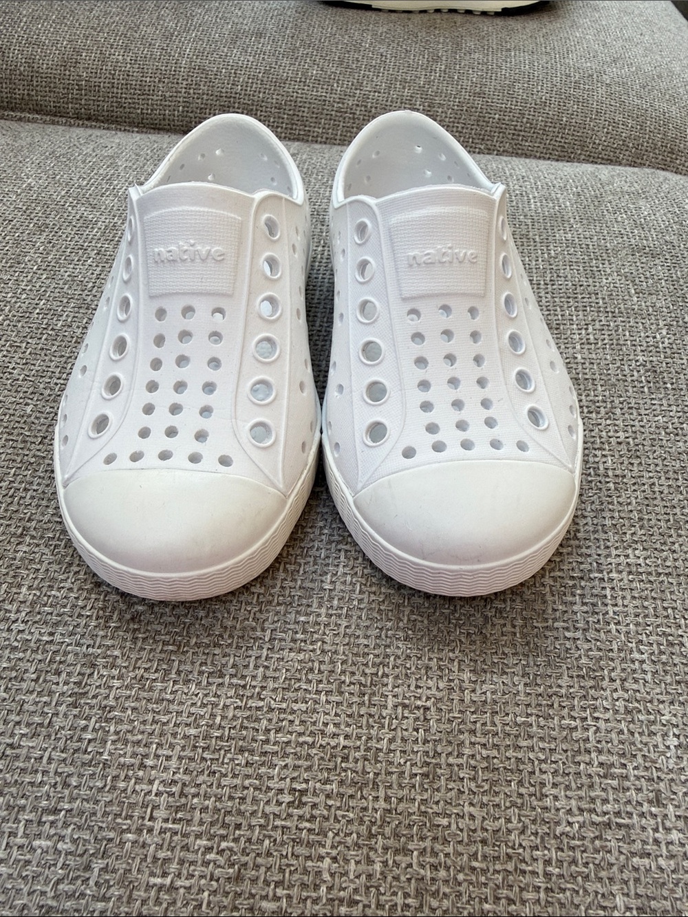 Native Kids Water Shoes Slip-On in White